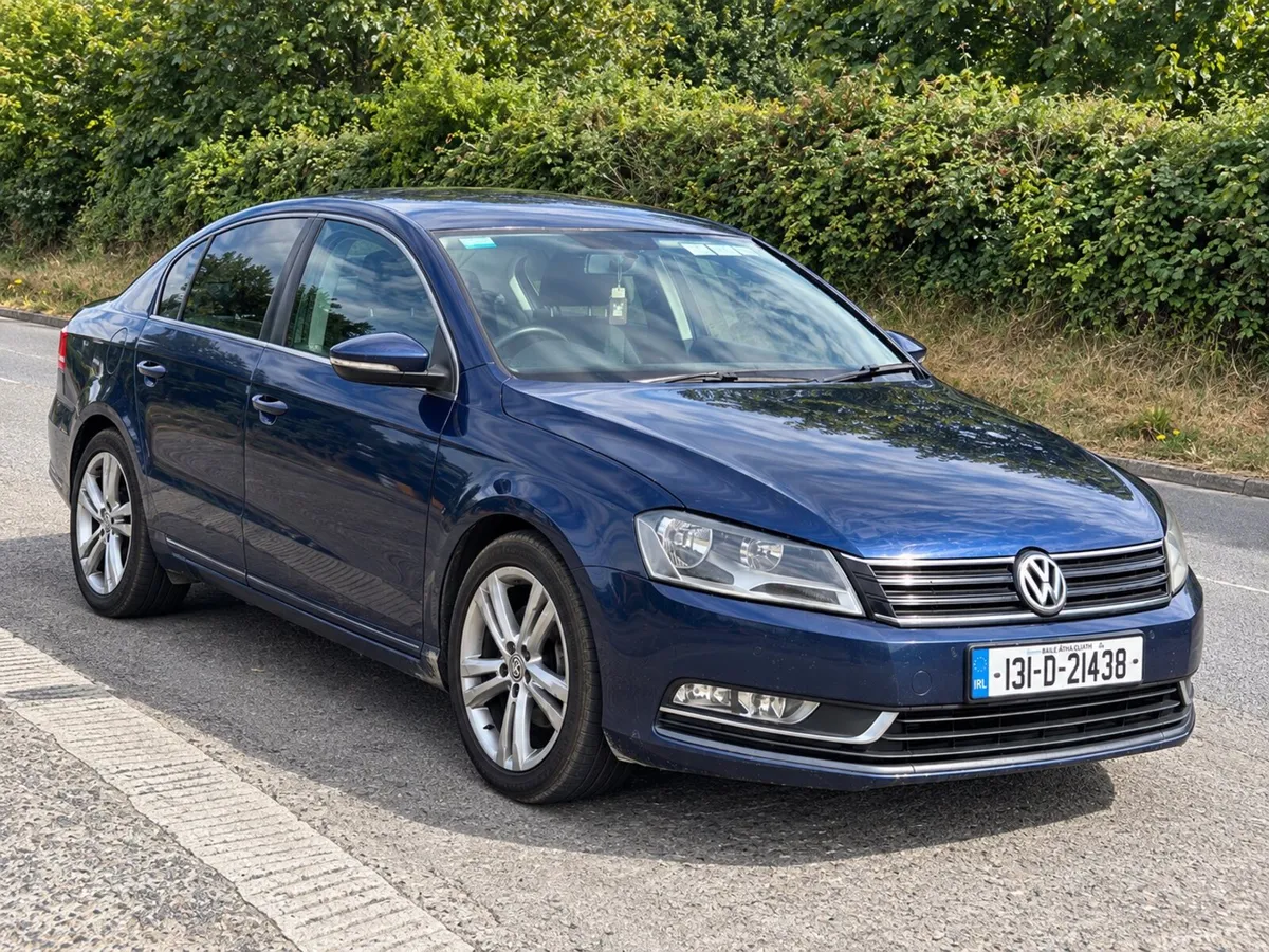 2013 Volkswagen Passat - Image 2
