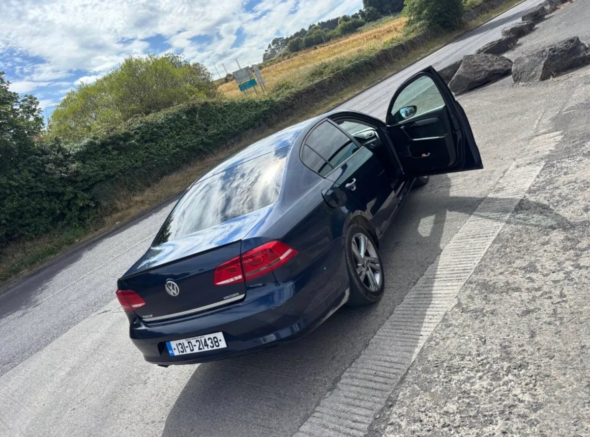 2013 Volkswagen Passat - Image 5