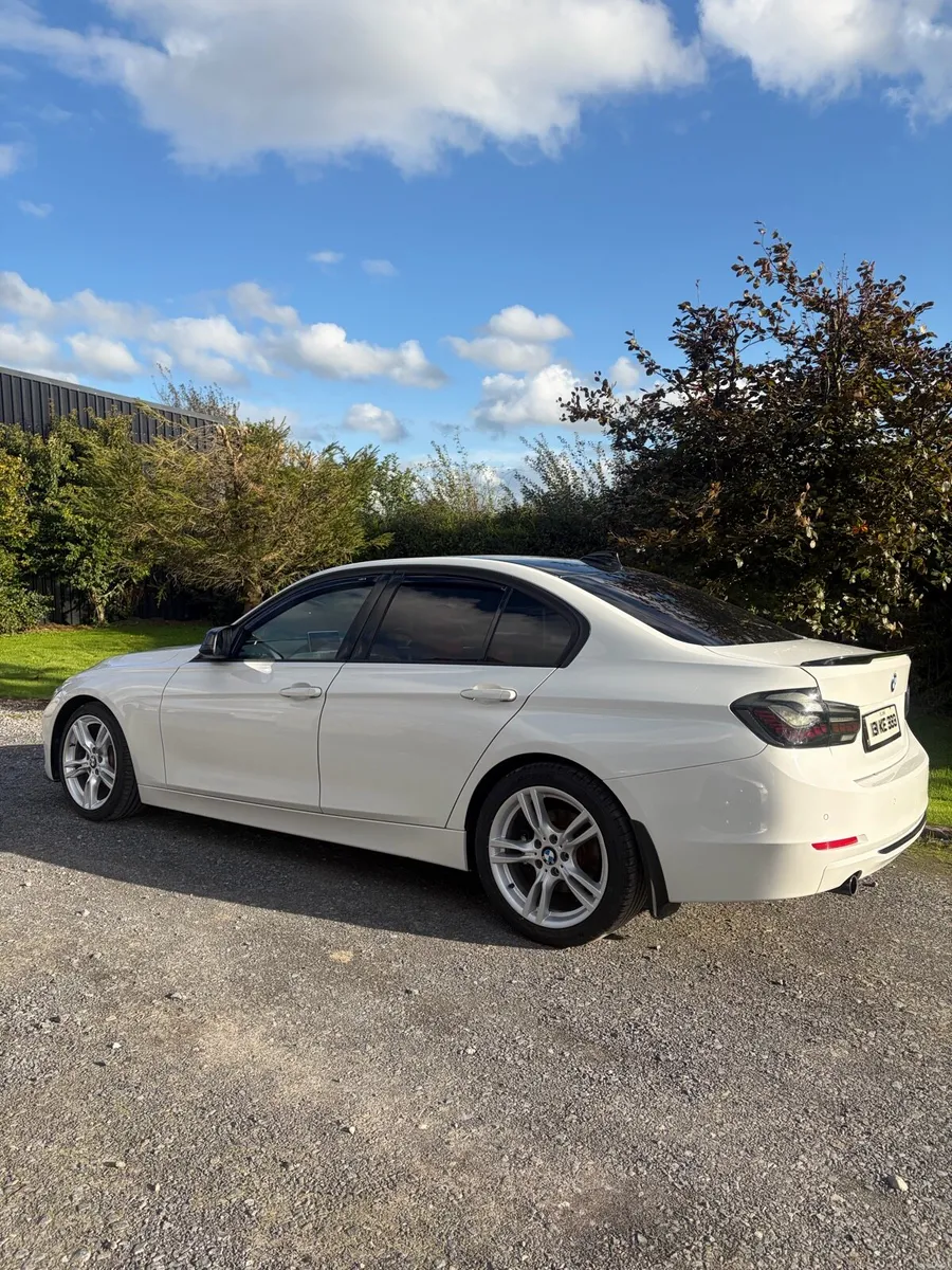 BMW F30 318d - Image 1