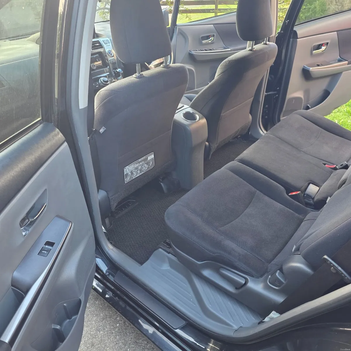Toyota Prius Alpha 2014 – 7 Seats - Image 3