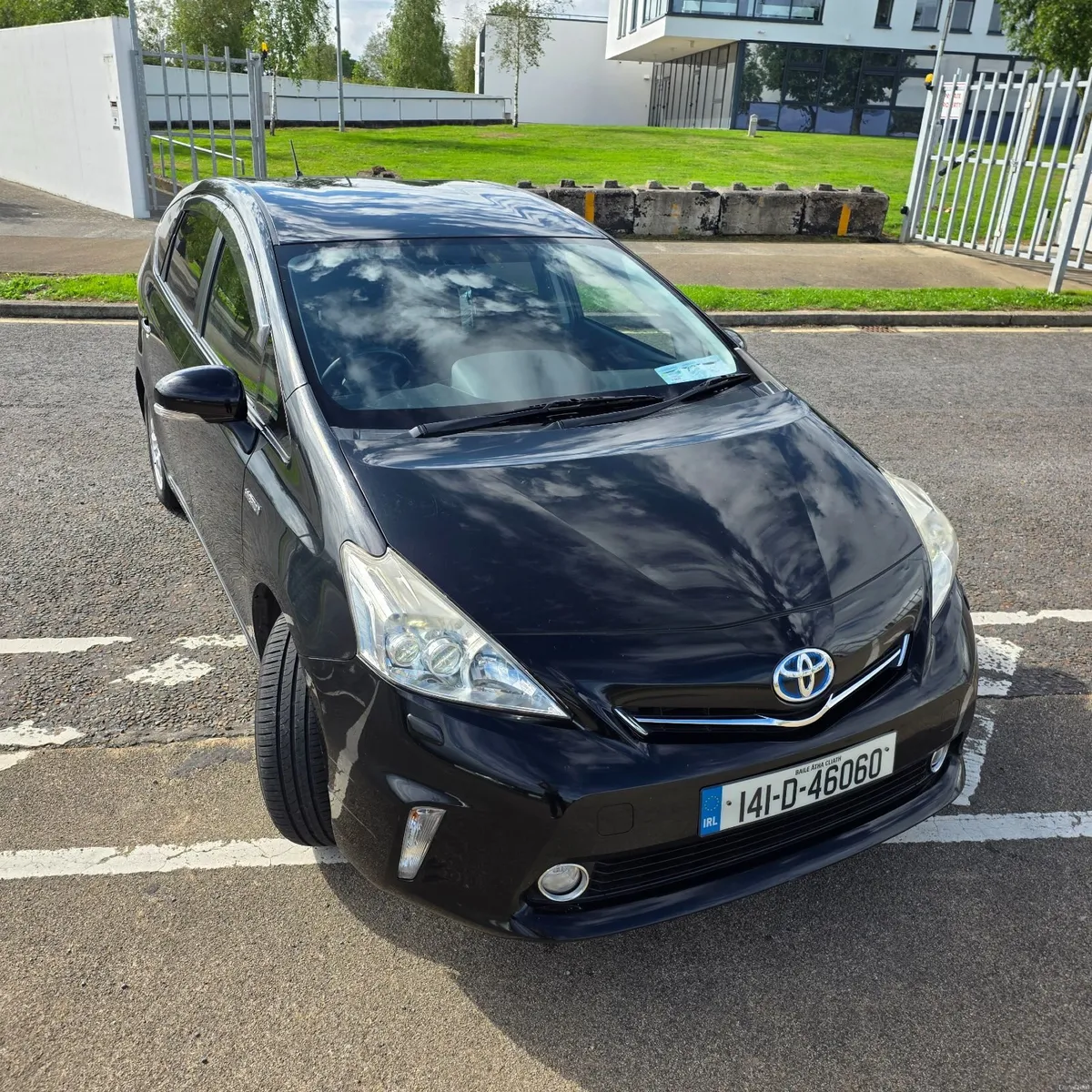 Toyota Prius Alpha 2014 – 7 Seats - Image 2