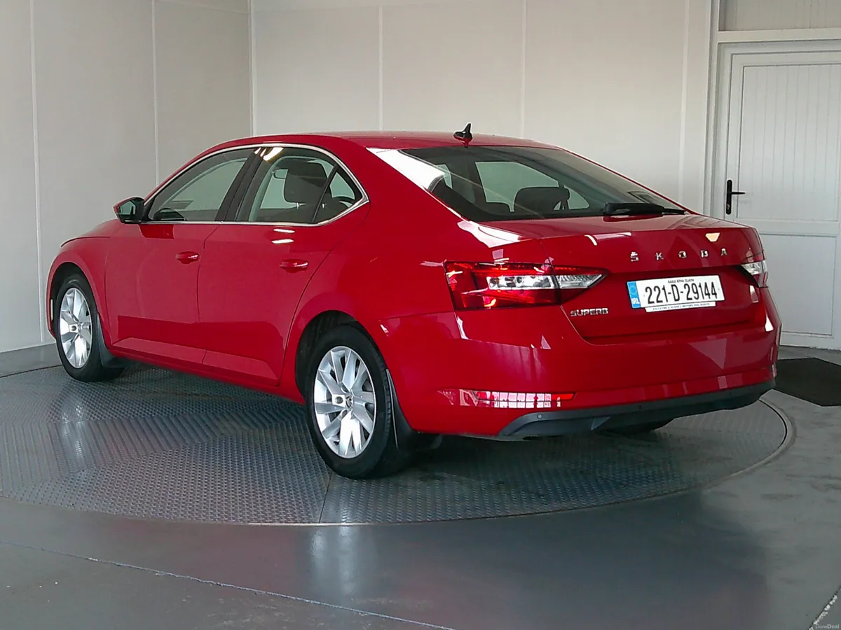 Skoda Superb 2022 - Image 5