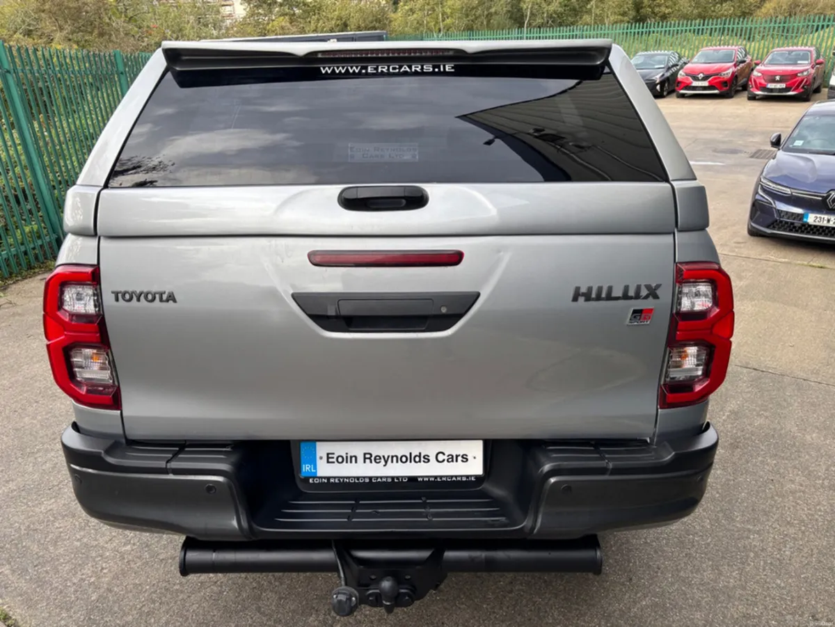 Toyota Hilux 232 GR SPORT 2.8 TD CREWCAB PU ORIGIN - Image 5