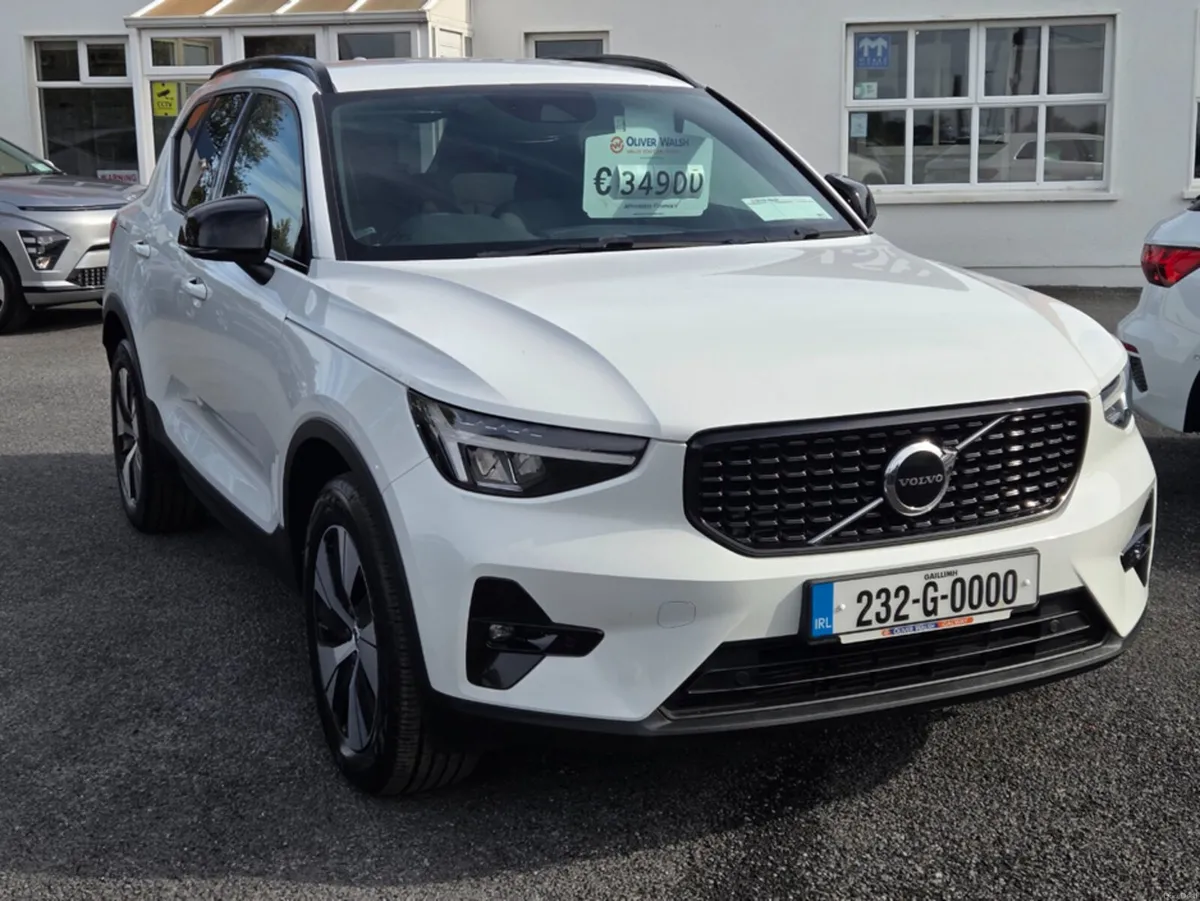 Volvo XC40 + T4 RECHARGE AUTO PLUS*Heated Seats*El - Image 2