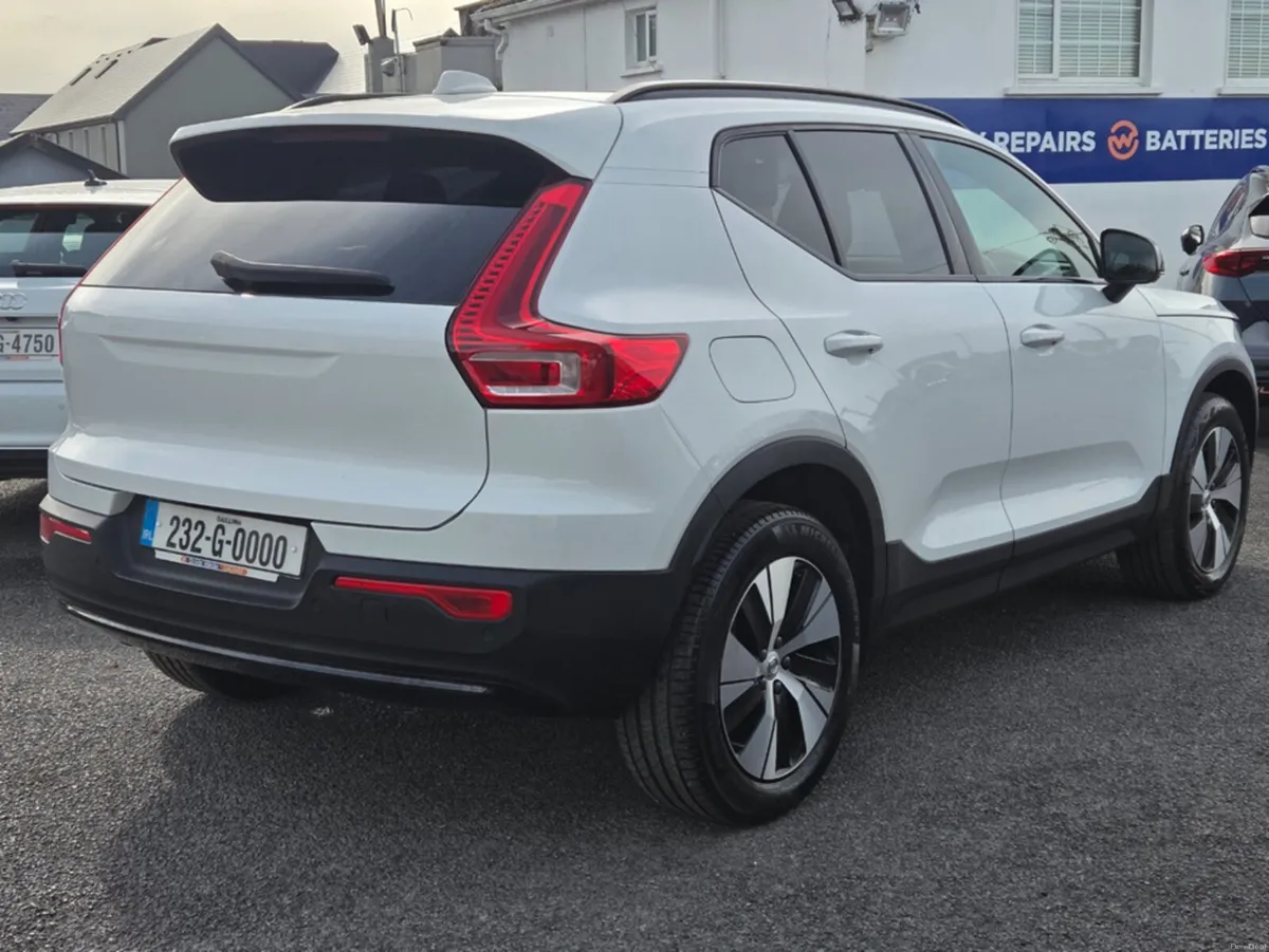 Volvo XC40 + T4 RECHARGE AUTO PLUS*Heated Seats*El - Image 4