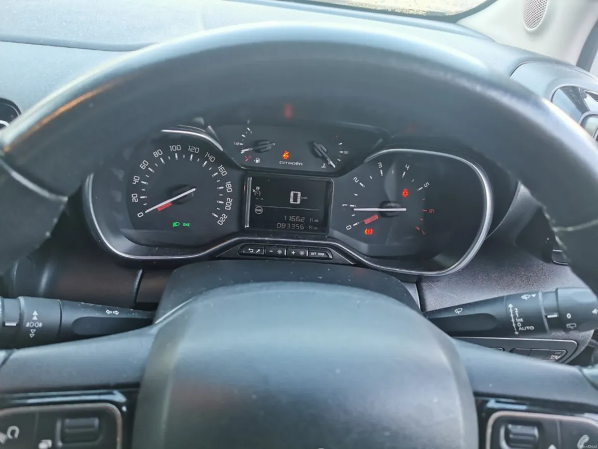 Citroen C3 Aircross FEEL PURETECH 82 4 4DR - Image 5