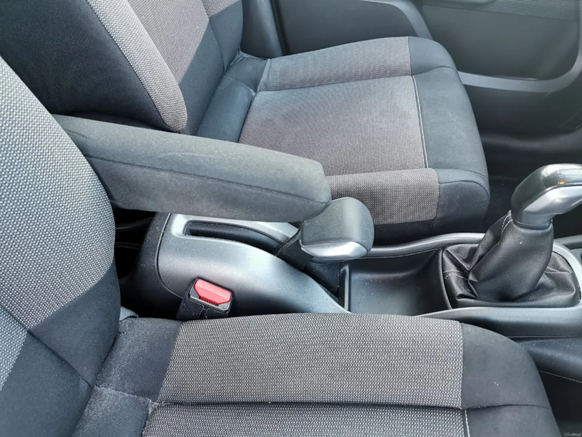 Citroen C3 Aircross FEEL PURETECH 82 4 4DR - Image 3