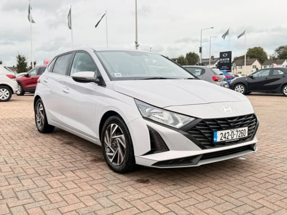 Hyundai i20 Deluxe Plus - Image 1
