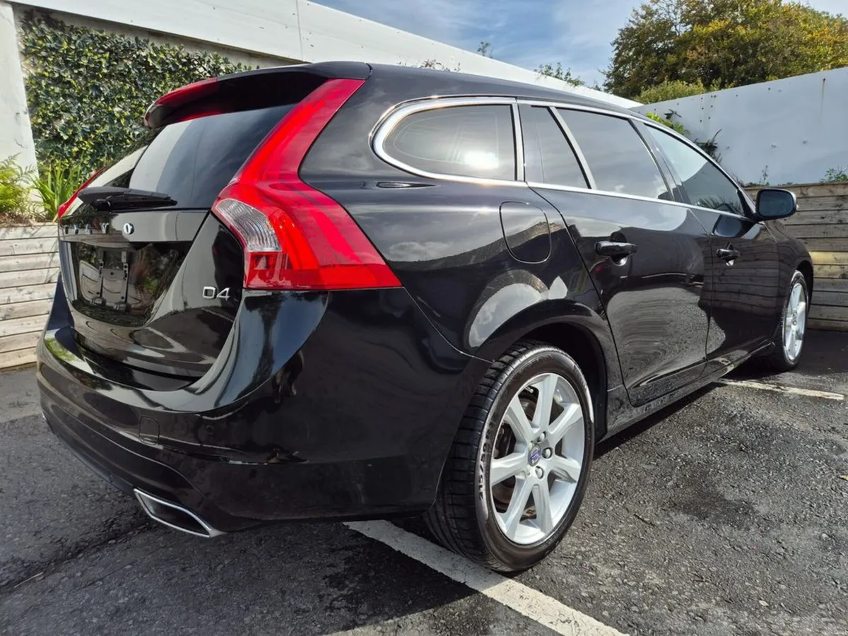Volvo V60 2.0 D4 / SE / LOW MILEAGE / TAX €200 - Image 5