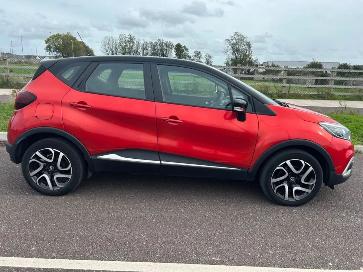 Renault Captur Dynamique NAV DCI 90 PH 4DR - Image 3