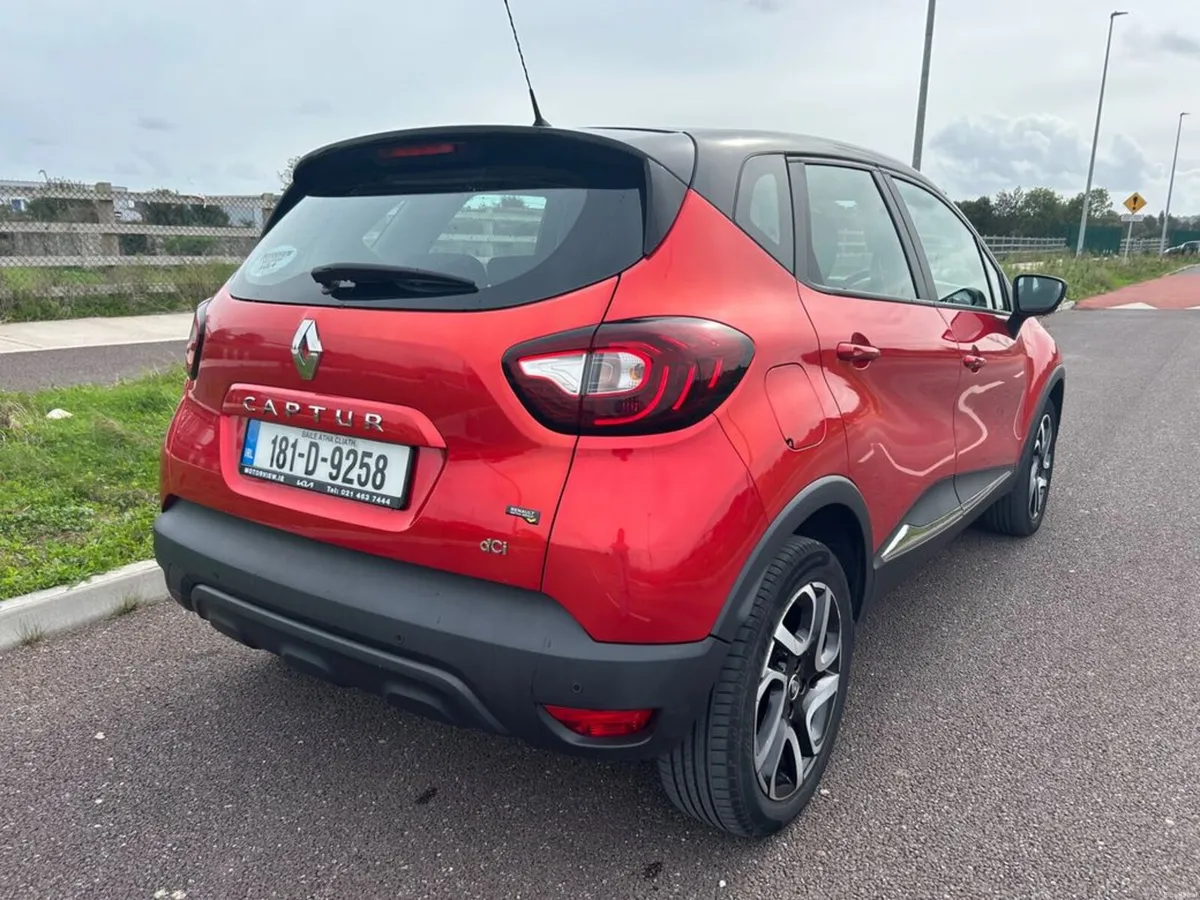 Renault Captur Dynamique NAV DCI 90 PH 4DR - Image 4