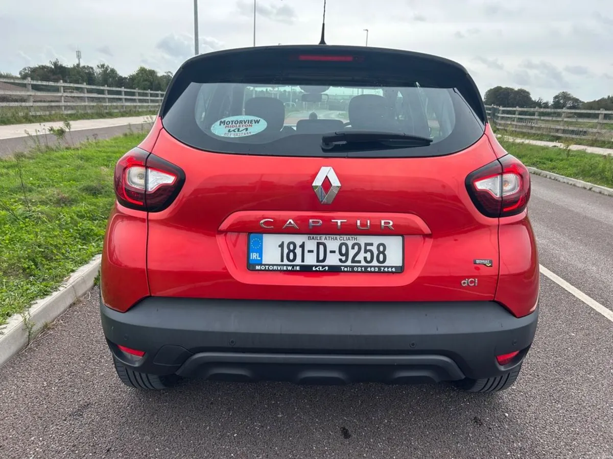 Renault Captur Dynamique NAV DCI 90 PH 4DR - Image 5