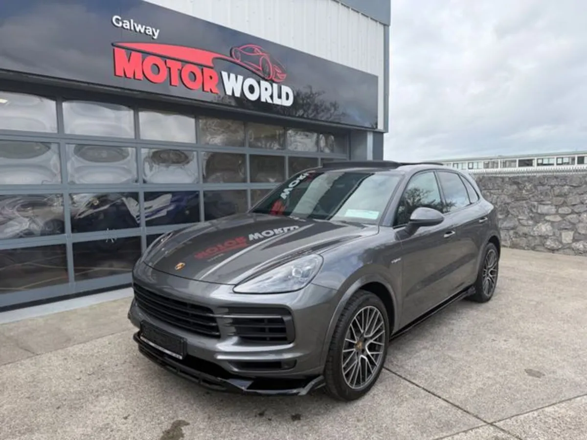 Porsche Cayenne CAYENNE ESTATE E-HYBRID 5DR TIPTRO - Image 1