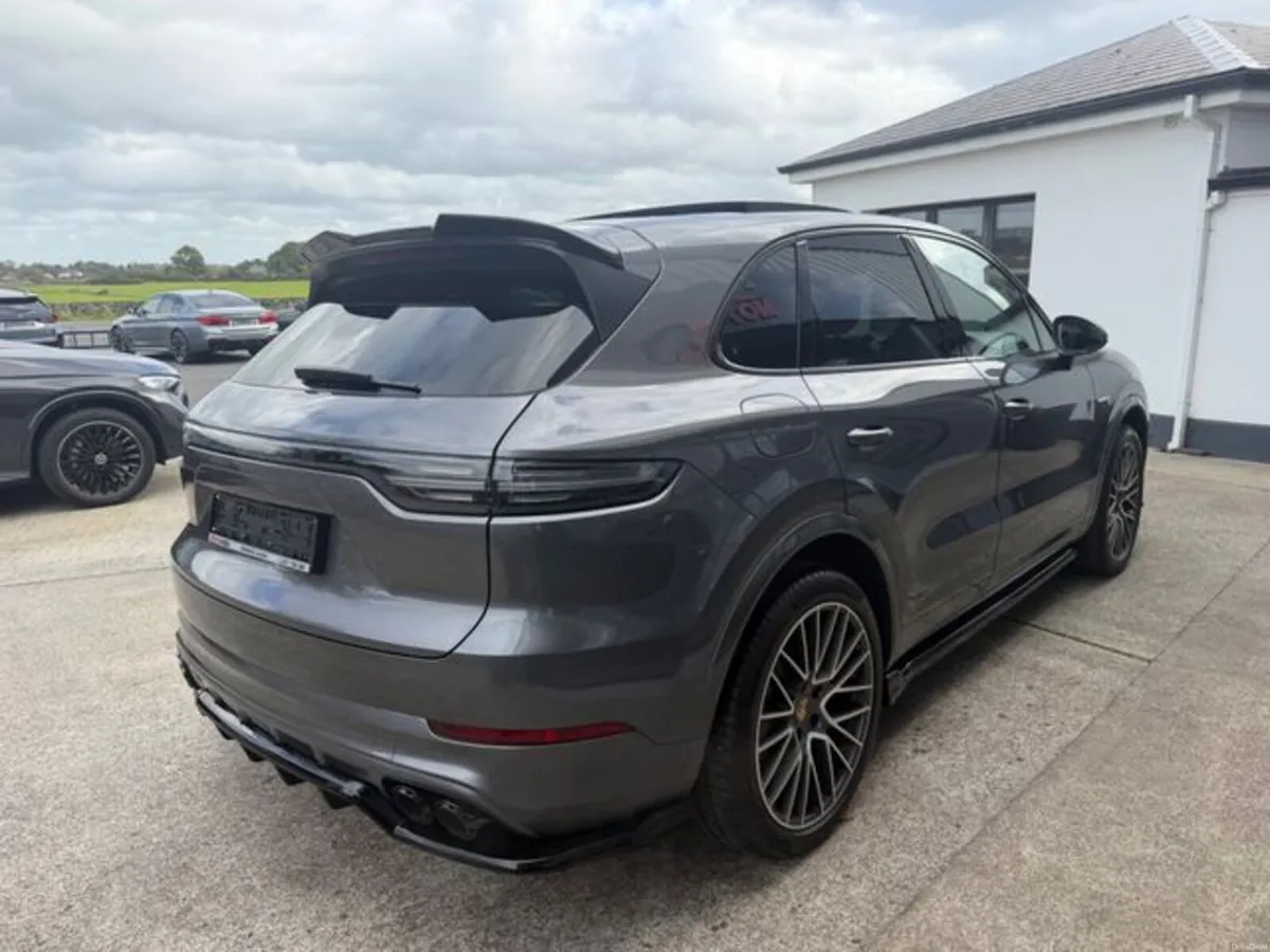 Porsche Cayenne CAYENNE ESTATE E-HYBRID 5DR TIPTRO - Image 4