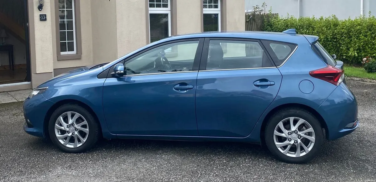 Toyota Auris 2016 - Image 6
