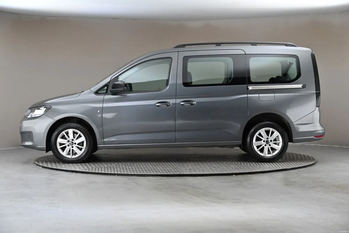 Volkswagen Caddy 2.0 TDI DSG LIFE 122BHP 7SEATS - Image 5