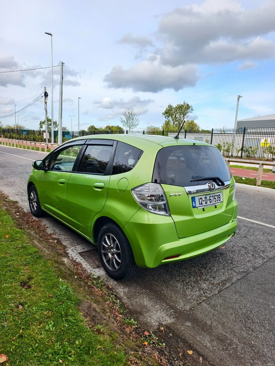 Automatic Hybrid Honda Fit 2012 NCT 05/27 - Image 6