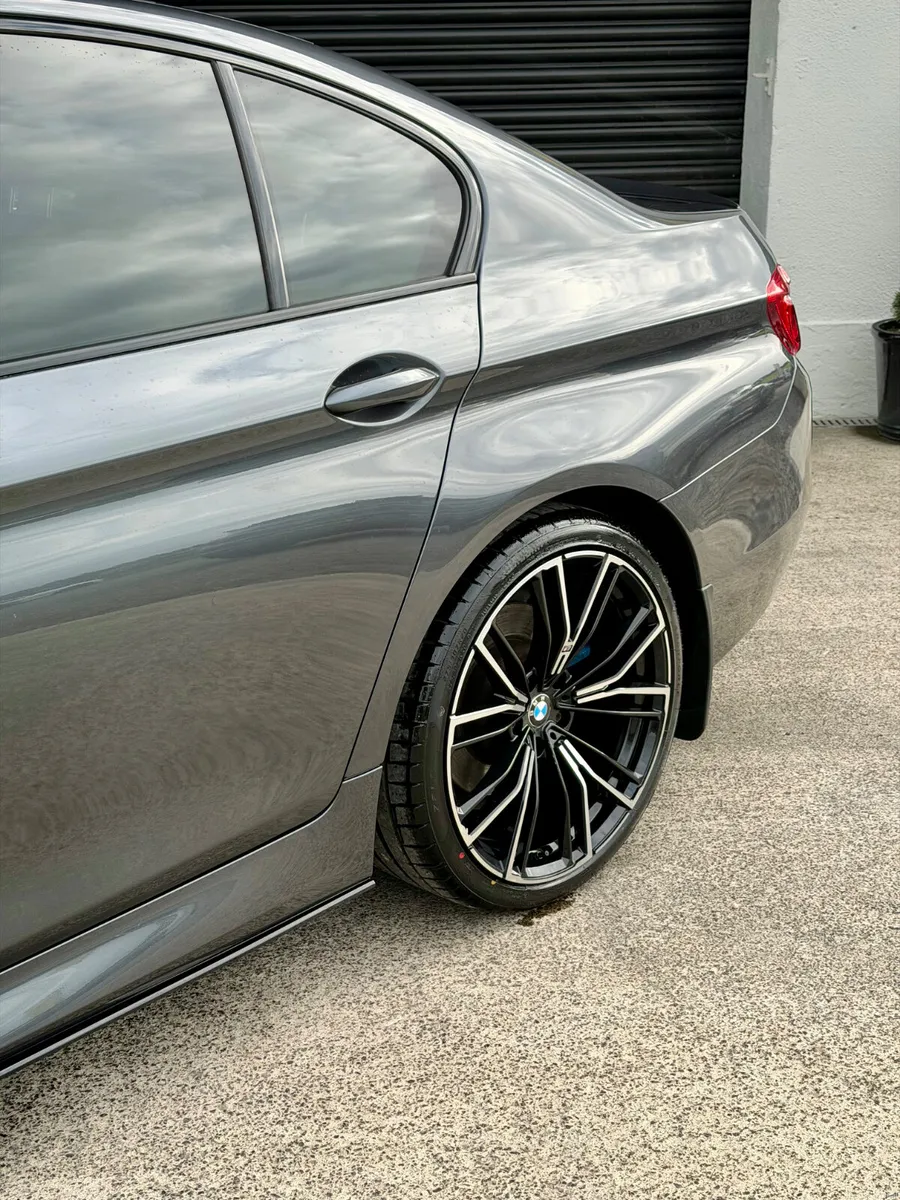 2015 BMW 520D MSPORT PRO MPERFORMANCE - Image 3