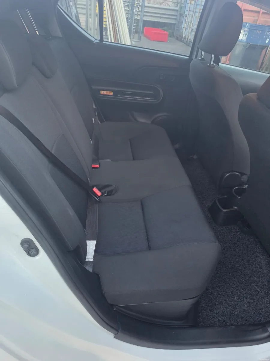 Car - Image 4