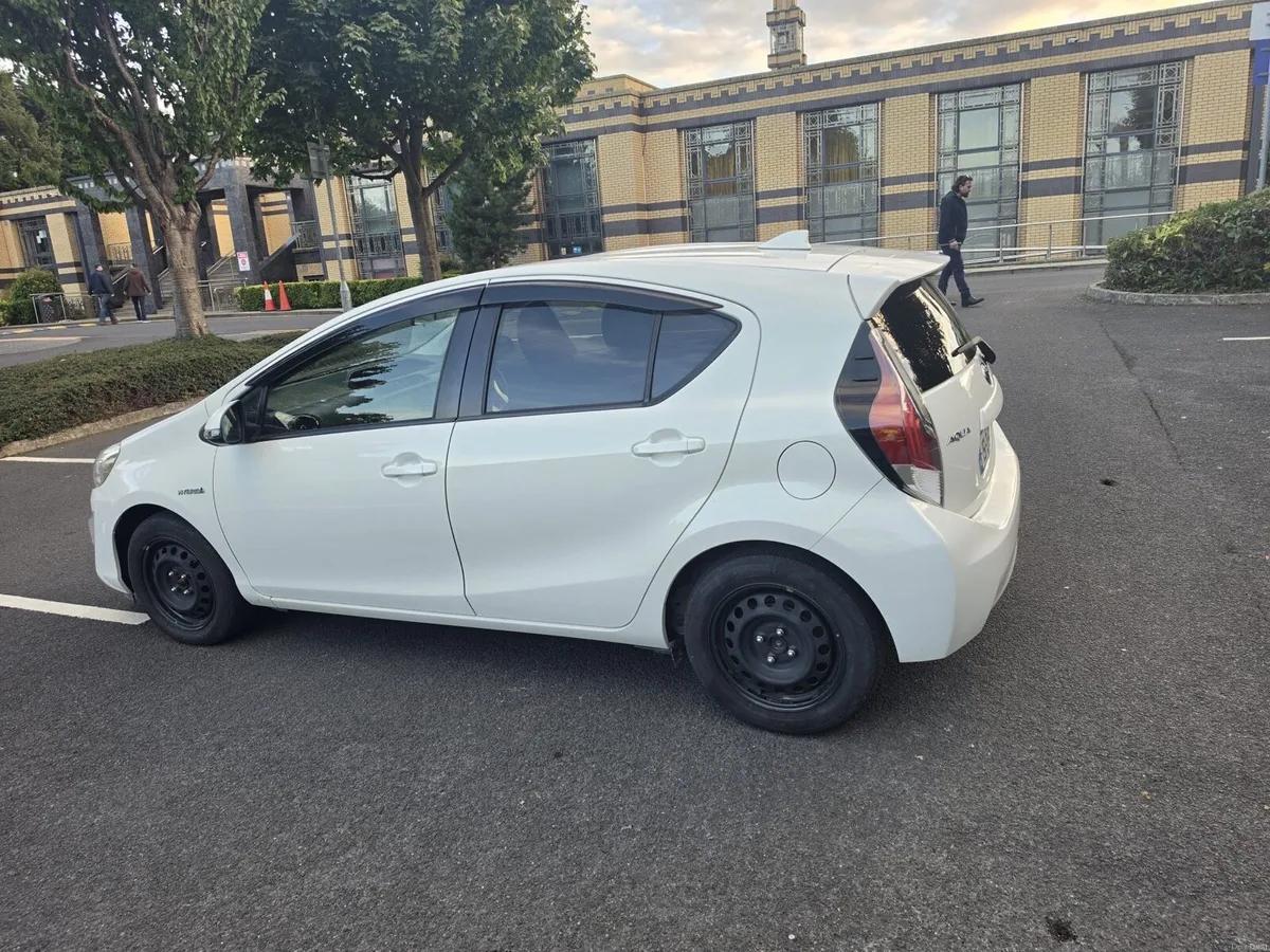 Car - Image 6