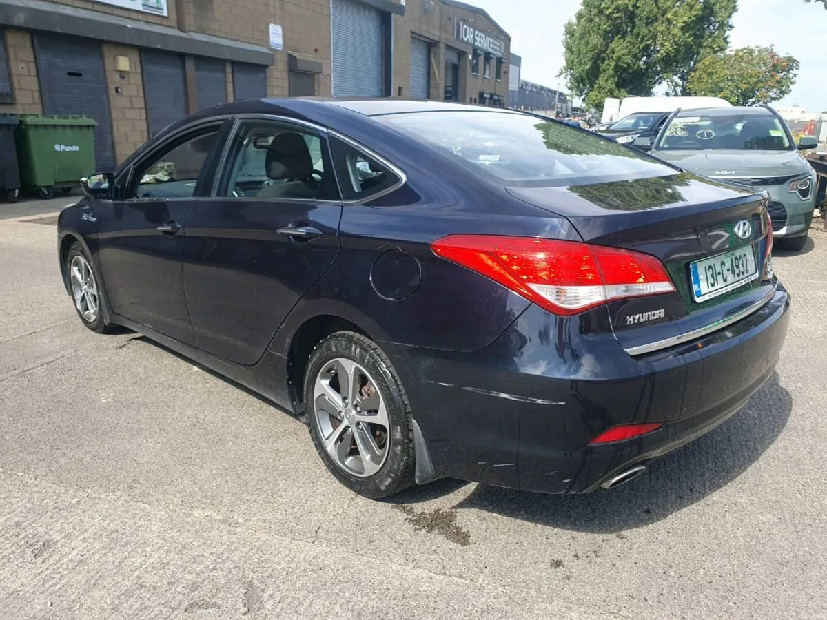 Car - Image 4