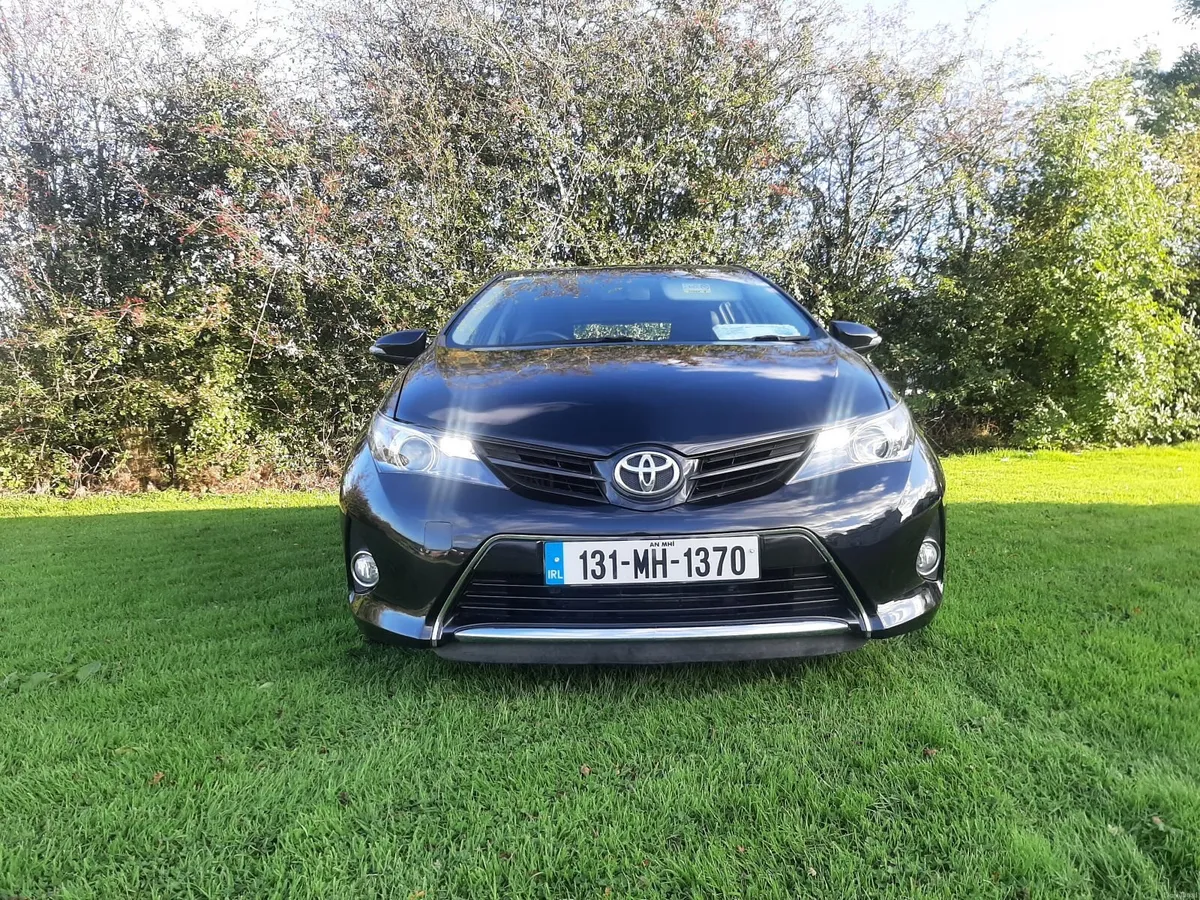 Toyota Auris 2013 - Image 1