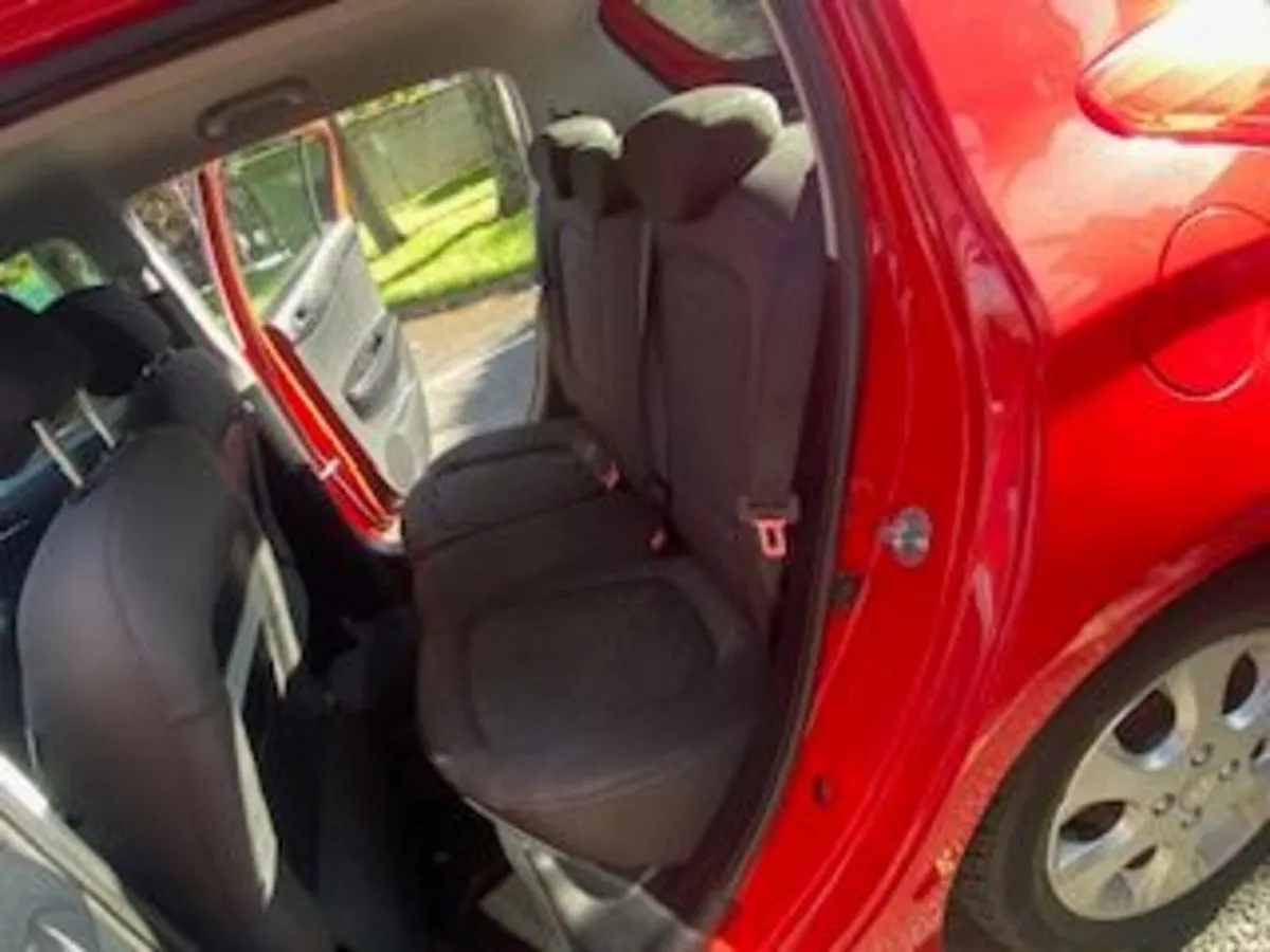 Hyundai i20 2010 - Image 5