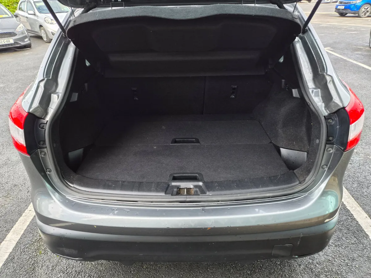 Nissan Qashqai 2017 1.5L Diesel Manual - Image 5