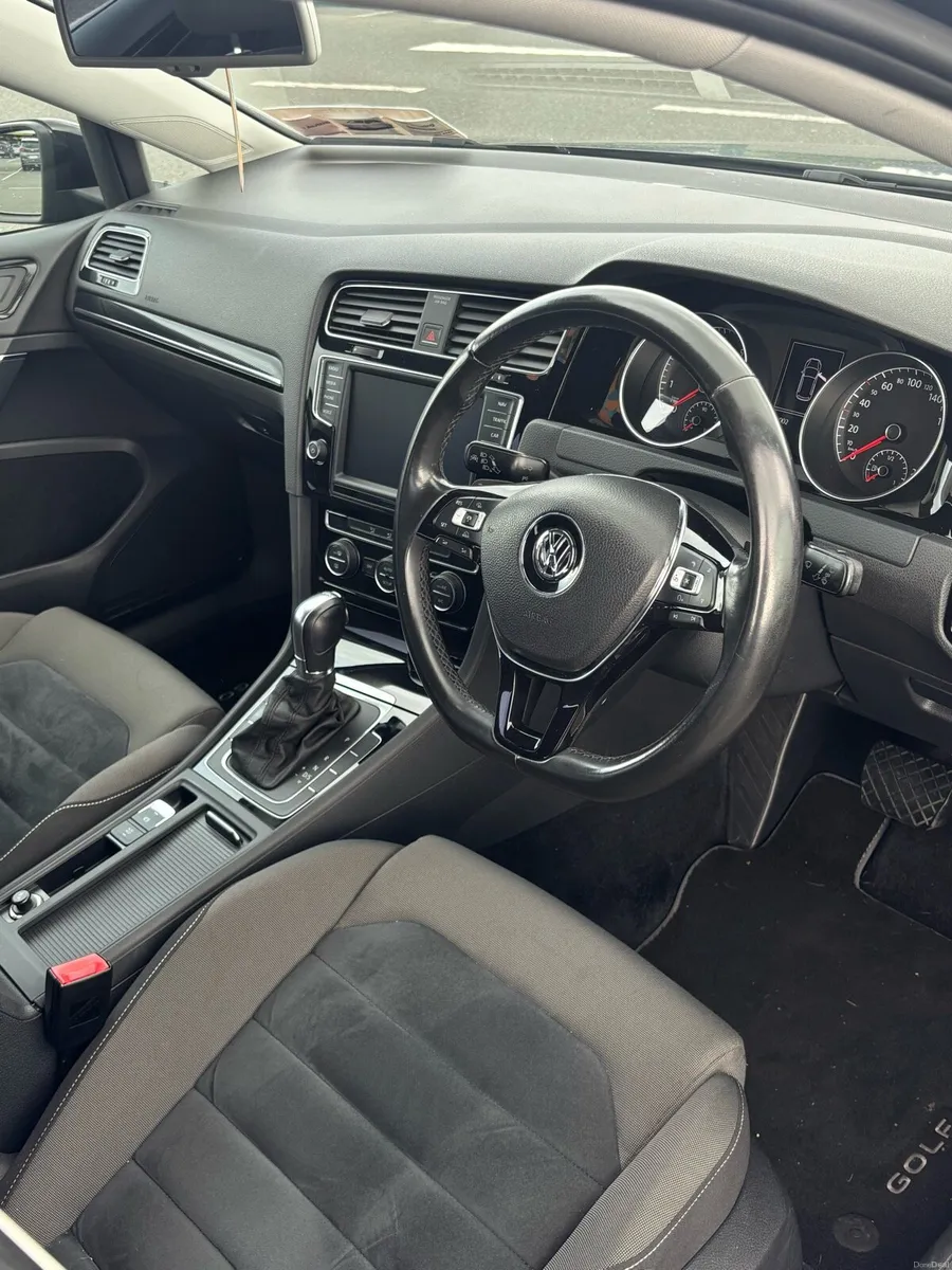 Volkswagen Golf - Image 5