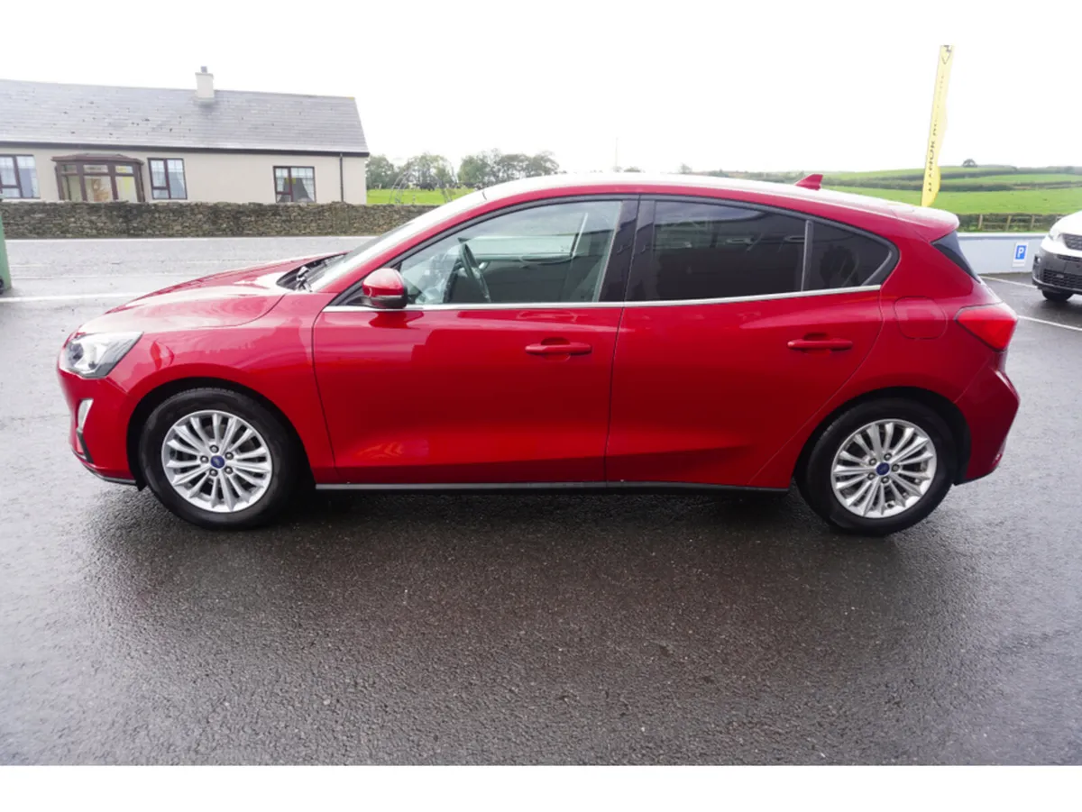 Ford Focus TITANIUM EDITION 1.5 TD 120 4DR - Image 5
