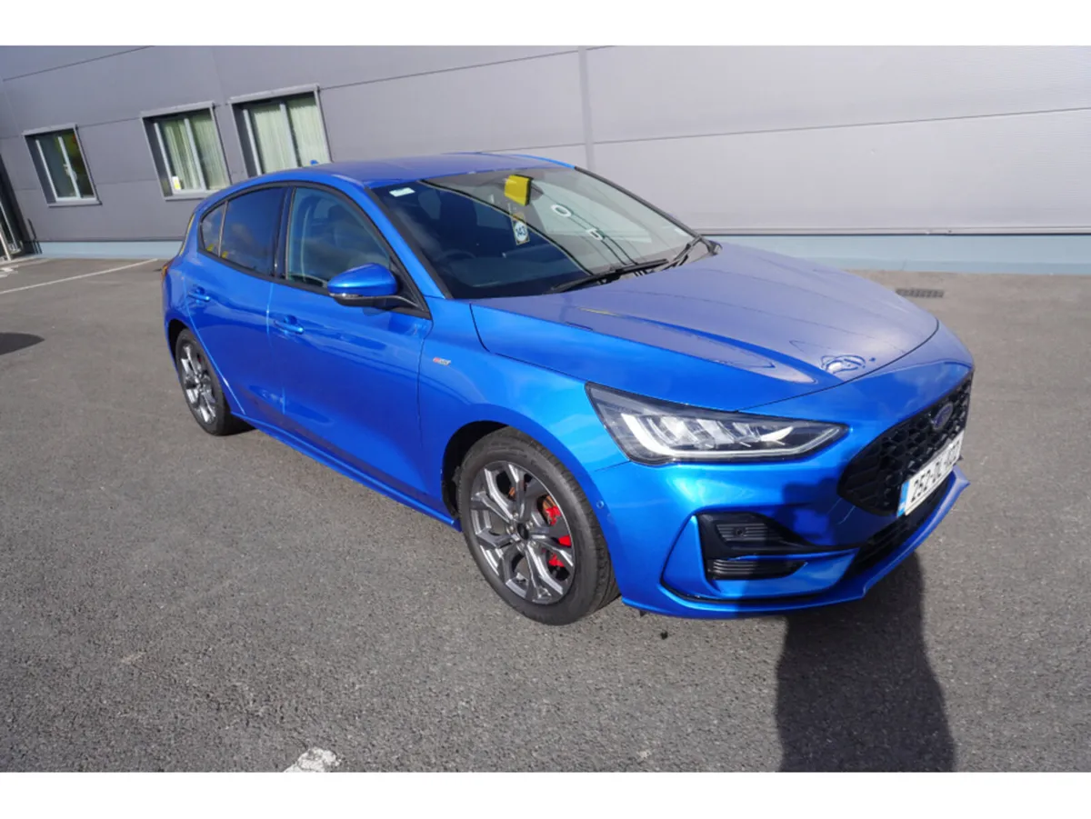 Ford Focus ST-LINE 5DR 1.0T 125 MHEV - Image 2