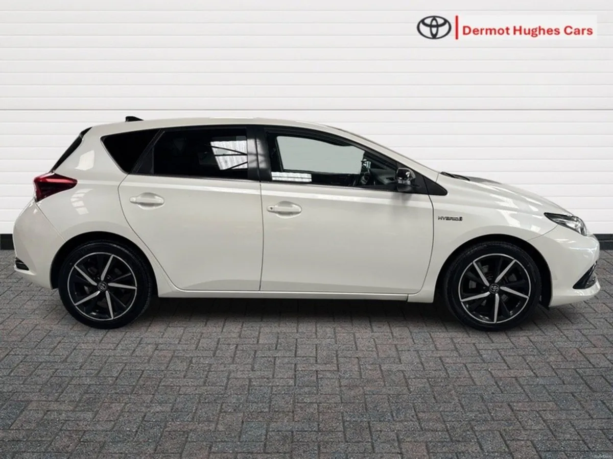 Toyota Auris HYBRID LUNA SPORT AUTO - Image 3