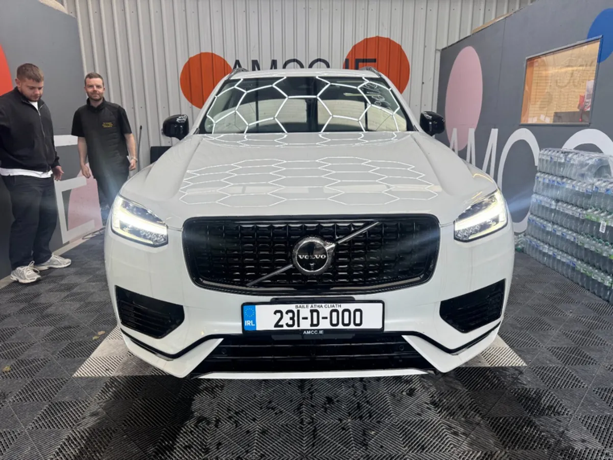 Volvo XC90 2023 VOLVO Xc90 4wd RECHARGE PLUS T8 AW - Image 2