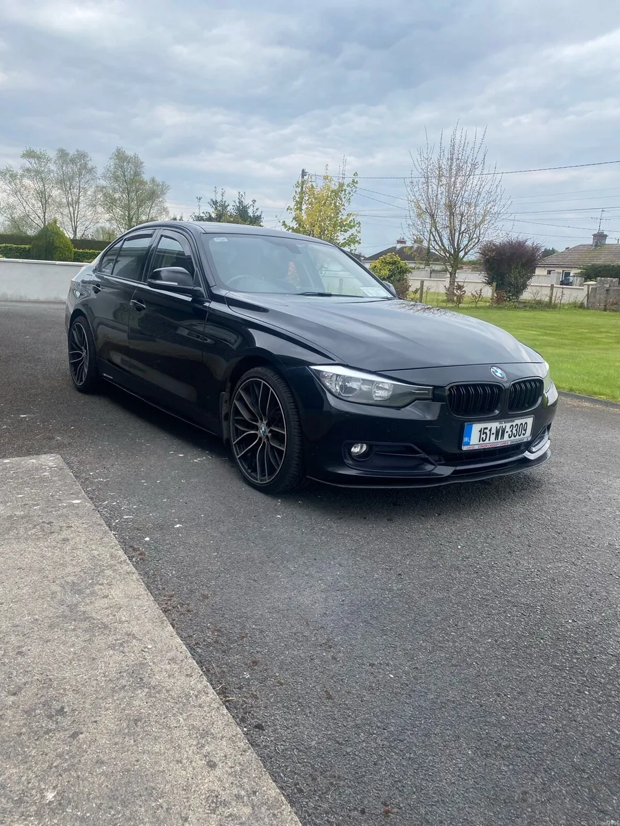 BMW 318d 2015 - Image 3
