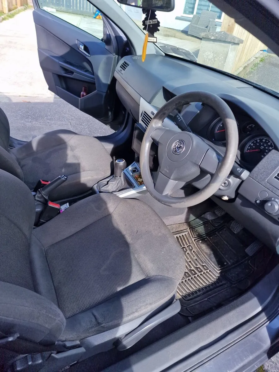 Vauxhall Astra 2010 H  isuzu engine eco flex - Image 2