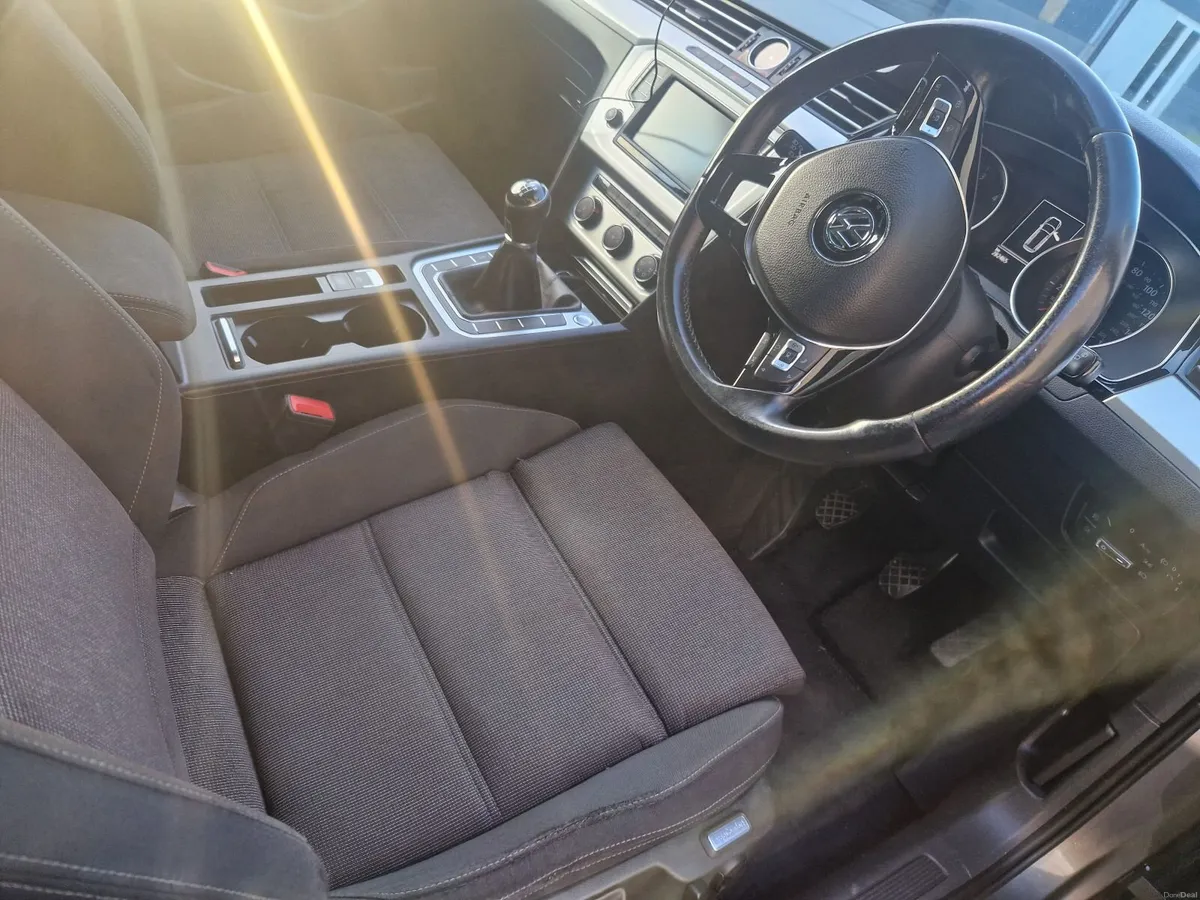 Volkswagen Passat 2015 - Image 6