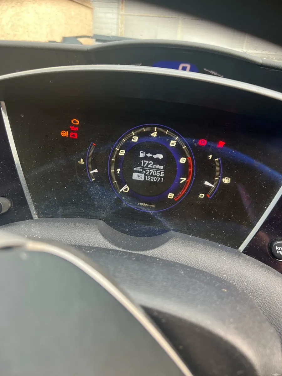 Car - Image 4