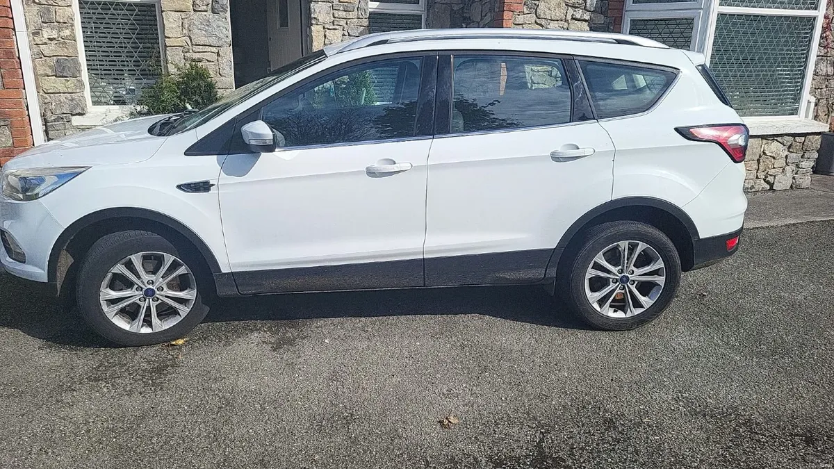 Ford Kuga 2019 2.0d 4WD Full Dealer History - Image 4