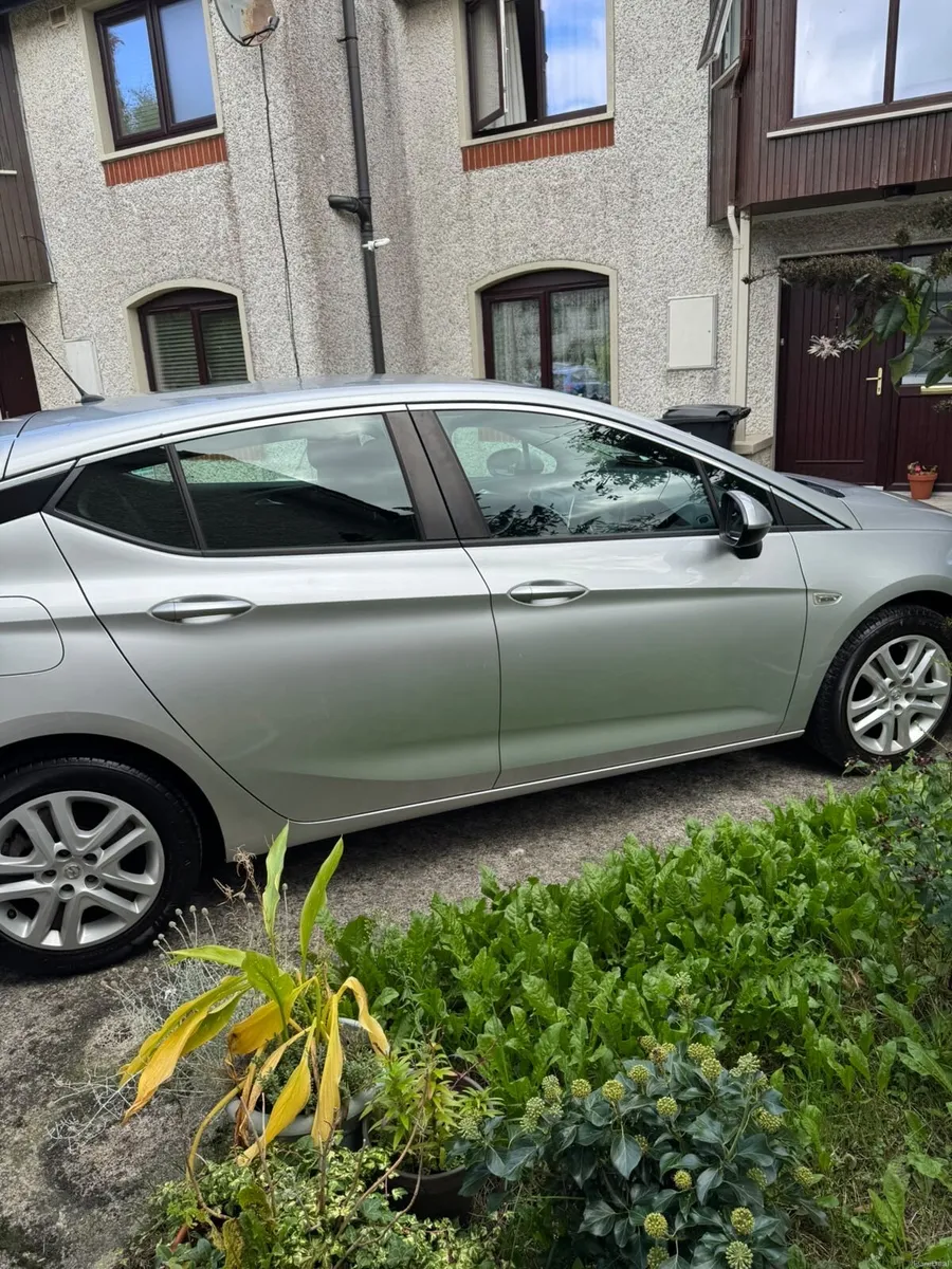 Opel Astra 2017 - Image 4