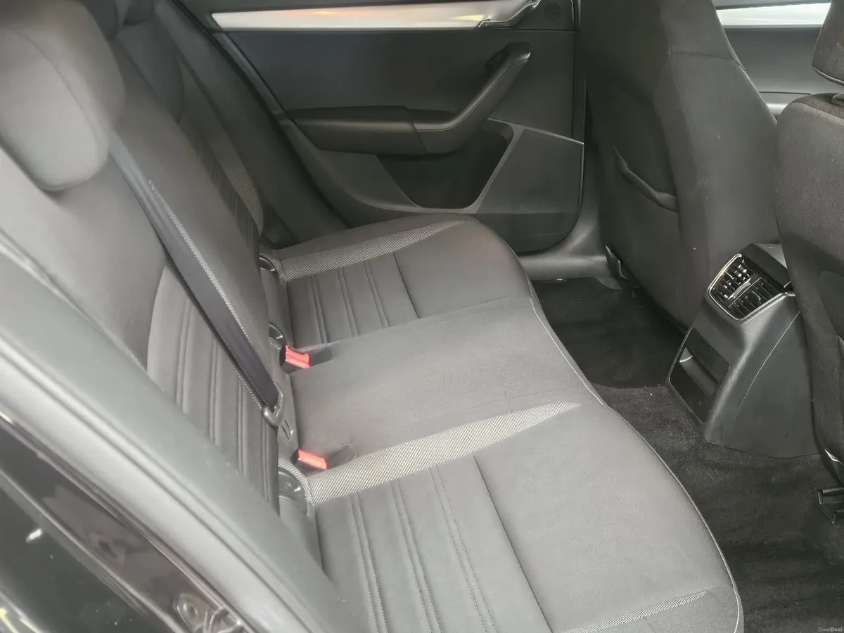 19 SKODA OCTAVIA 1.6 DIESEL STYLE EDITION - Image 6