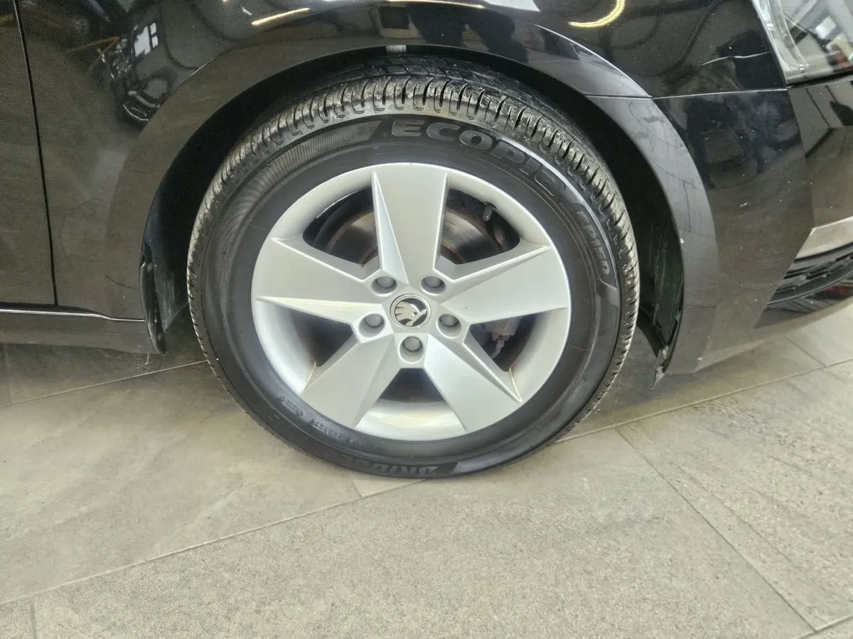 19 SKODA OCTAVIA 1.6 DIESEL STYLE EDITION - Image 5