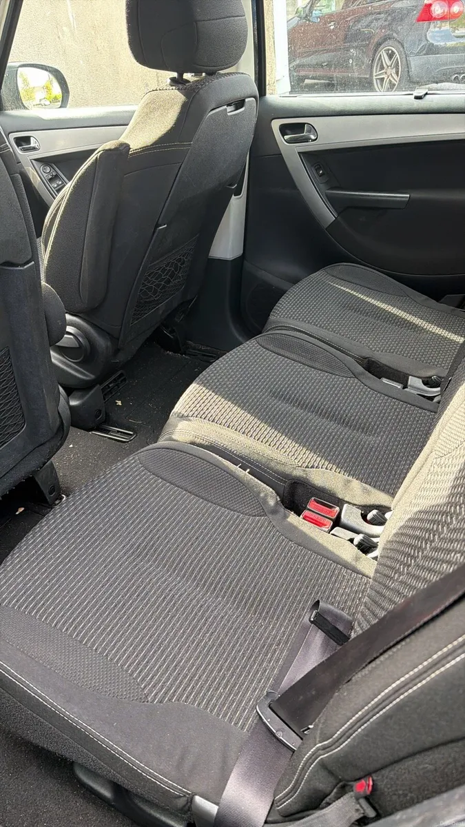 Citroen Picasso C4 7 Seater Automatic Car - Image 5