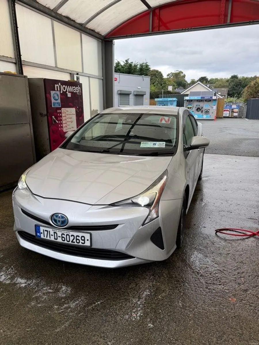 2017 Toyota Prius - Image 5