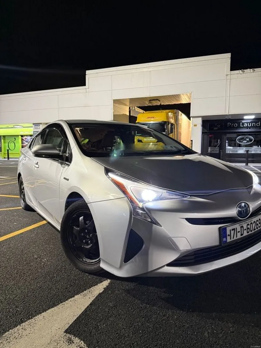 2017 Toyota Prius - Image 1