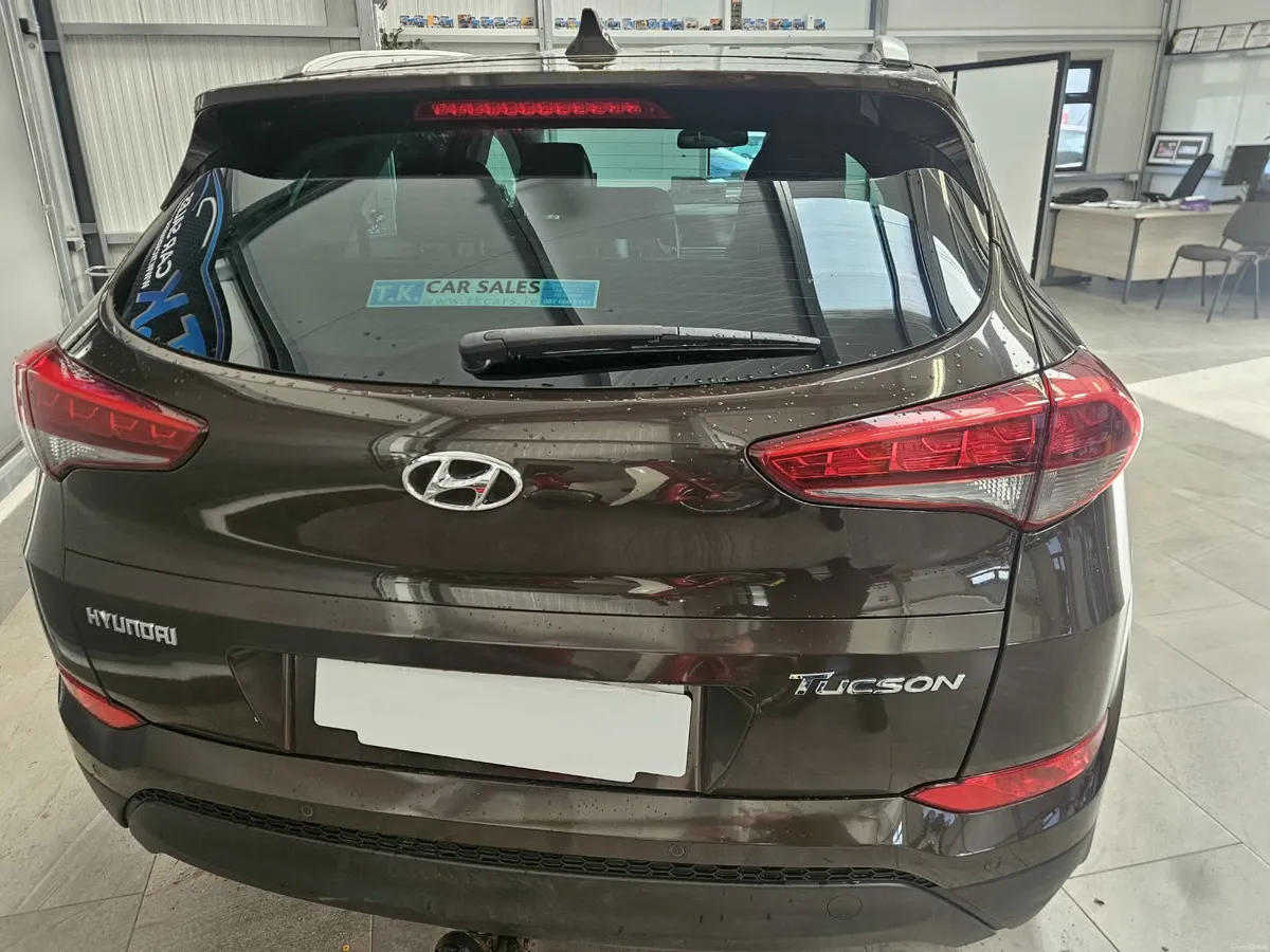 17 HYUNDAI TUCSON COMFORT PLUS - Image 5