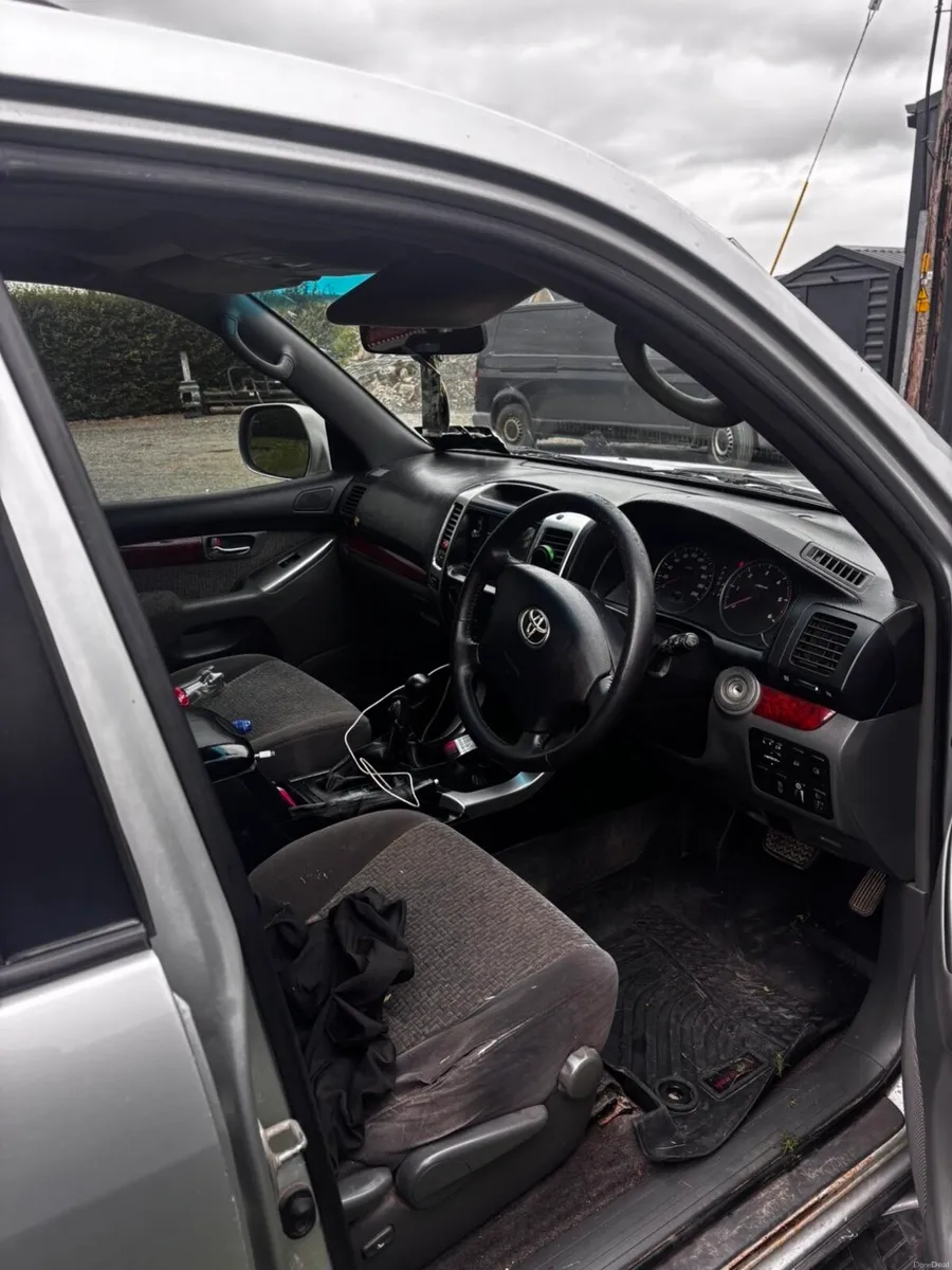 Toyota Land Cruiser - Image 4