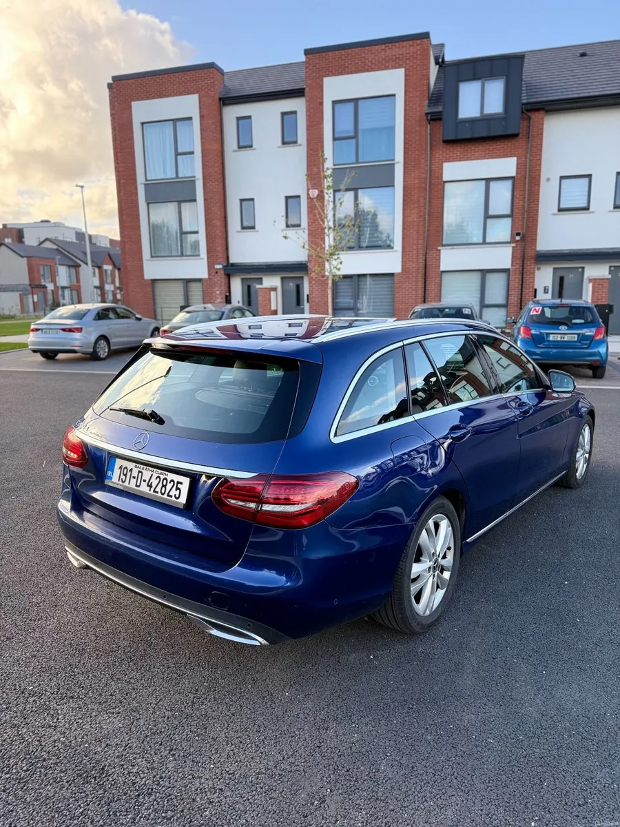 Mercedes-Benz C-Class 2019 - Image 2