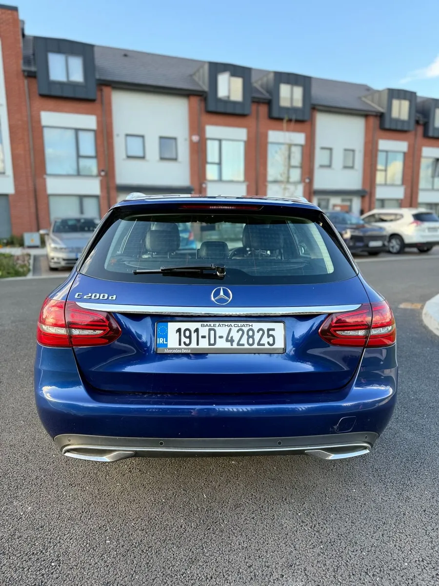 Mercedes-Benz C-Class 2019 - Image 3