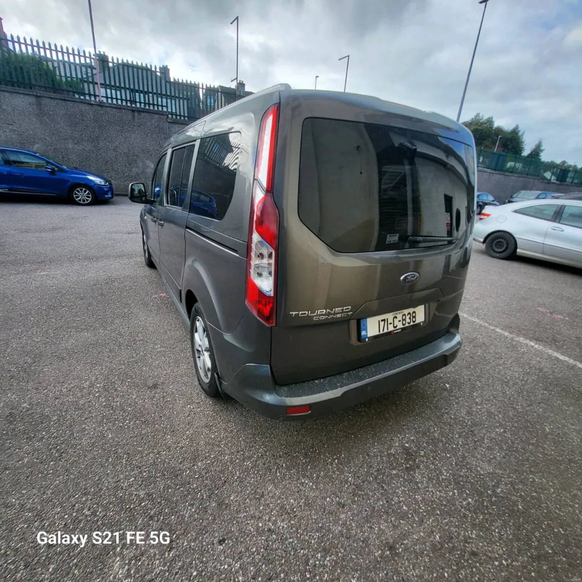 Ford 7 seater - Image 3
