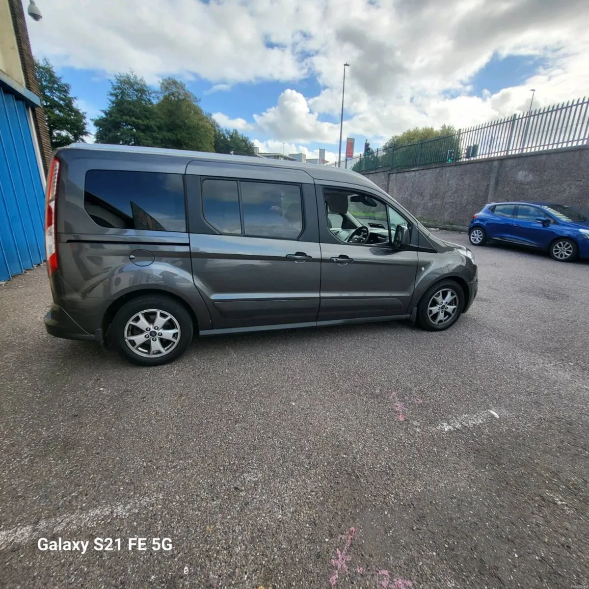 Ford 7 seater - Image 1
